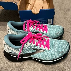 Brooks Ghost 14 (Size 7) Excellent Condition!